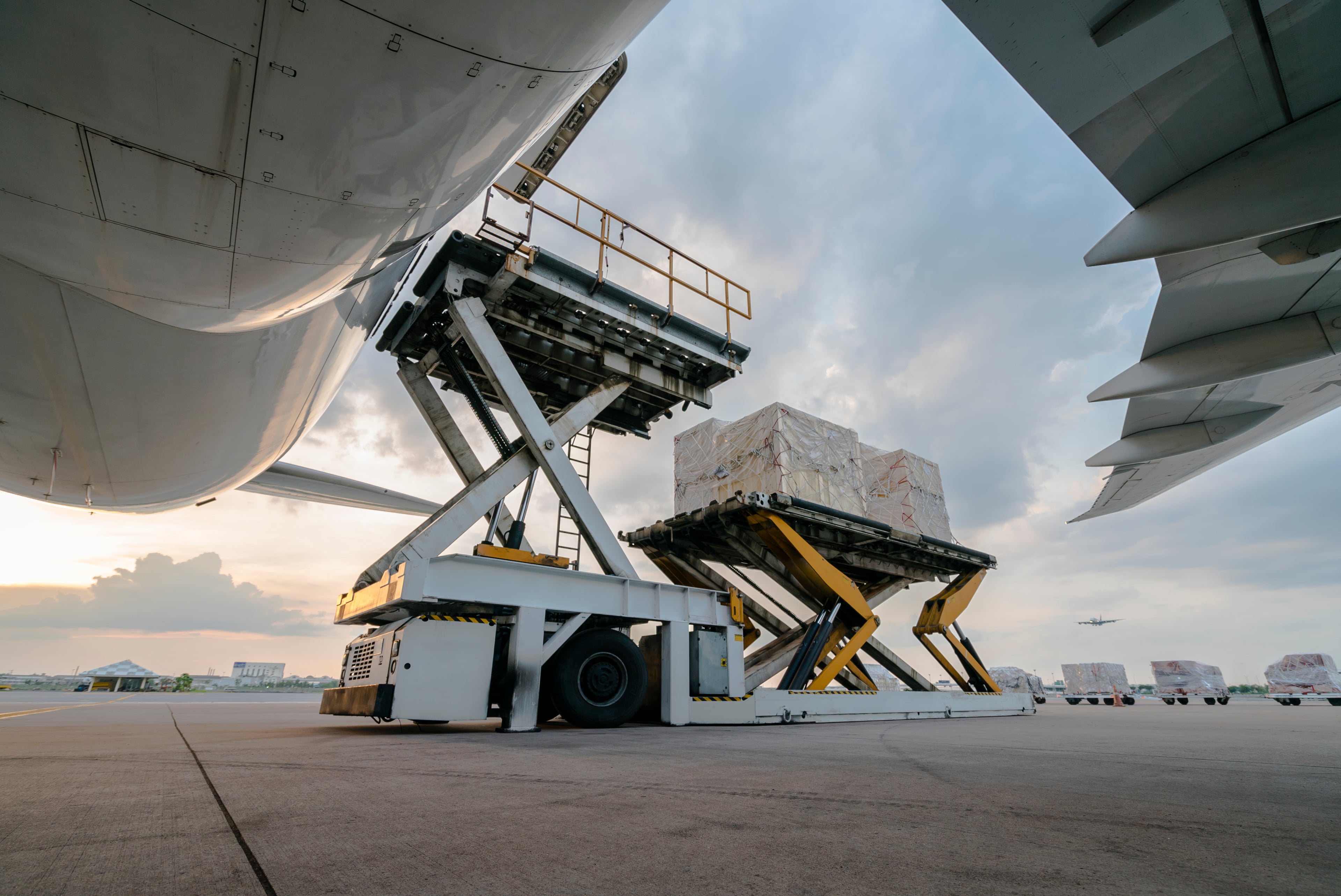 Le compagnie aeree del Golfo intensificano il cargo aereo, le tariffe rimangono elevate - Trasporto | Freight Academy