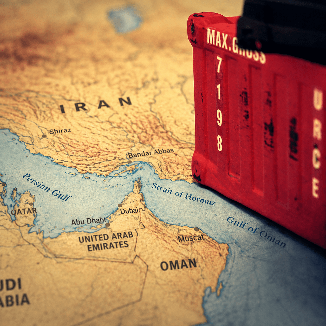 Hormuz praktisch leer: Schiffsverkehr rund 90 Prozent unter Normalniveau - Operational Alerts | Freight Academy